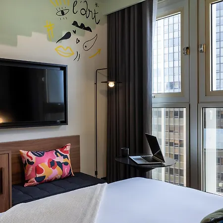 Hotel Les Artistes Parigi